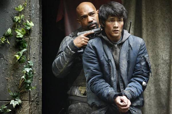 Prvních 100 - Fallen - Z filmu - Michael Beach, Christopher Larkin