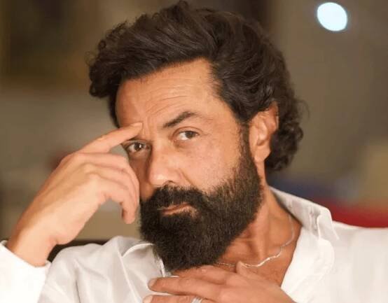Meet the Bollywood Actor, Who Defeated King Khan and Later Gave 28 Flop Films, But Now...