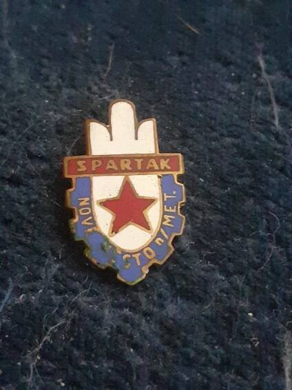 OdznakTJ SPARTAK NOVÉ MĚSTO NAD METUJÍ  - Odznaky, nášivky a medaile