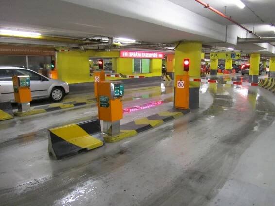Fotogalerie • Obchodní Centrum Nový Smíchov (Parkoviště - placené) • Mapy.com