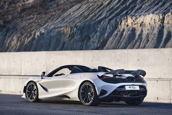 McLaren 750S je historicky nejlehčí a nejvýkonnější sériový model značky