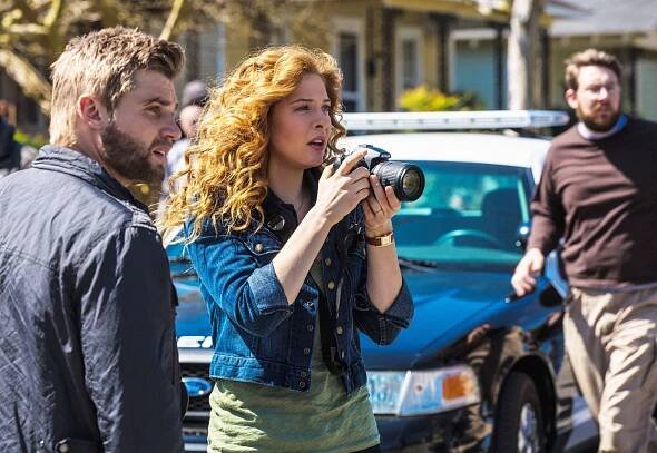 Pod kupolí - Požár - Z filmu - Mike Vogel, Rachelle Lefevre