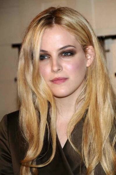 Riley Keough Burberry Beverly Hills store re-opening 2008