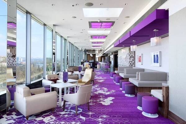 HOTEL HILTON PRAGUE, CLOUD 9 BAR - POHODA V OBLACÍCH - Ian Bryan Architects