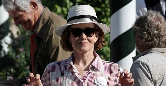 Sigourney Weaver makes West End debut in 'The Tempest'
