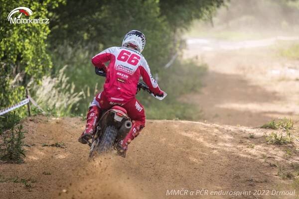 Fotogalerie Obrazem – Endurosprint MMČR a PČR v Drmoulu | Motorkáři.cz