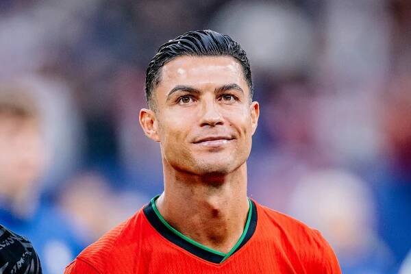 Jennifer Aniston neusne bez sprchy a Ronaldo spí 5× denně! Slavní mají nejen trenéry, ale i spánkové kouče