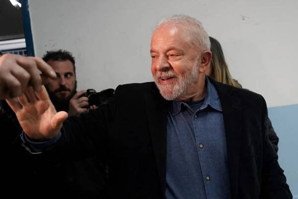 Boj o prezidenta Brazílie: V první kole válcoval levičák Lula da Silva, postupuje s Bolsonarem