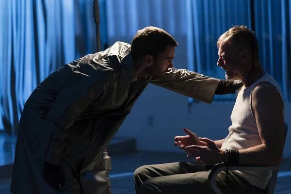 Seann William Scott, Nick Boraine - Bloodline - Z filmu