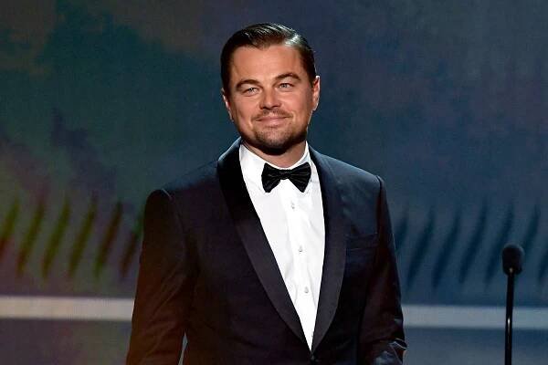 LOS ANGELES, CALIFORNIA - JANUARY 19: Leonardo DiCaprio speaks onstage during the 26th Annual Screen Actors Guild Awards at The Shrine Auditorium on January 19, 2020 in Los Angeles, California. 721359 (Photo by Kevork Djansezian/Getty Images for Turner)