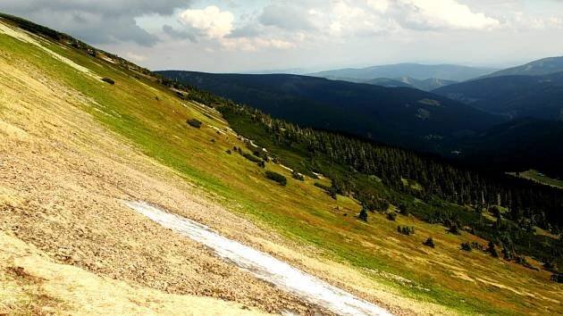 V Krkonoších roztál poslední sníh v lokalitě Mapa republiky
