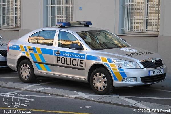 PČR - MO Nové Město - Škoda Octavia II - TECHNIKAIZS.cz