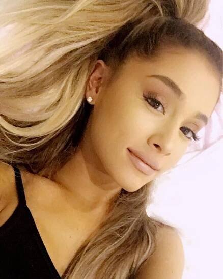 Dvojnice Ariana Grande - Obrázek 7