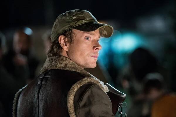 Predátor: Evoluce - Z filmu - Alfie Allen