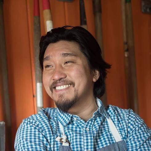 《黑白大廚》愛德華．李首本食譜書：「每個人都有故事和食譜，我的是關於煙燻和醃漬」