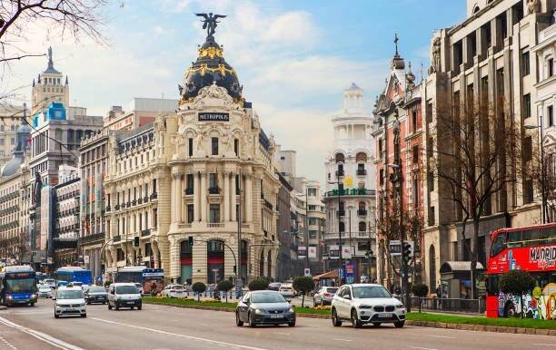 madrid, španělsko, budova metropole. - nike - stock snímky, obrázky a fotky