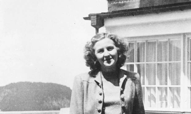 Díl I.: Svatba, na které být nechcete: Nacistický vůdce a Eva Braunová se vzali v bunkru několik hodin před smrtí, Američané ve stejný den osvobodili Dachau