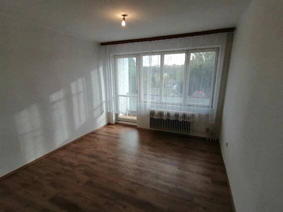 Pronájem Byt 3+1, Zlonice - Vyšínek, okres Kladno