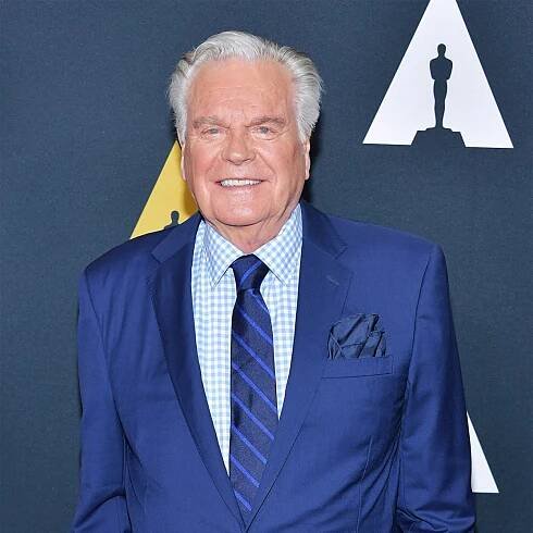 Robert Wagner Stays Fit at 95