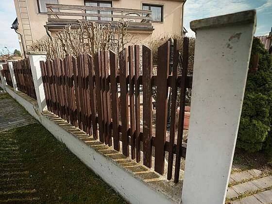 Nelíbí se vám váš plot? Postavte si nový