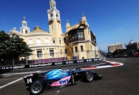 Smíšený víkend pro trio jezdců Alpine Academy napříč Formulí FIA