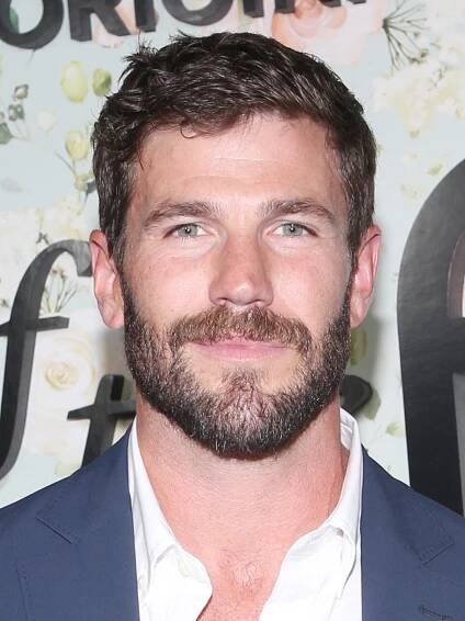 Austin Stowell - Actor