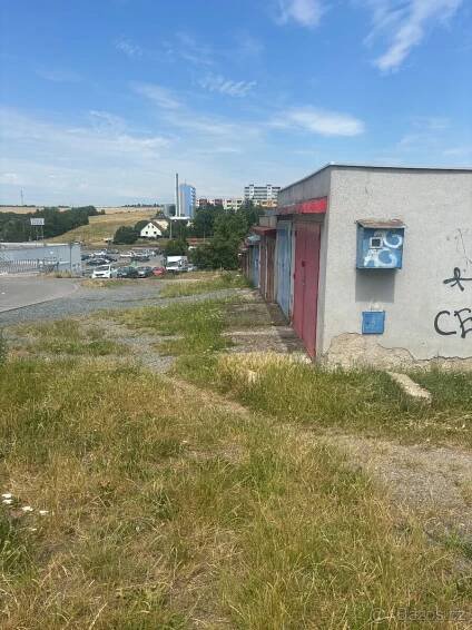 Garáž k pronájmu