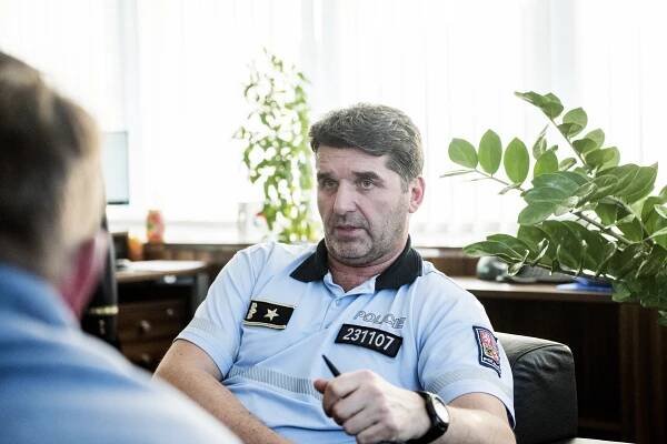 Policejní šéf varuje před ztrátou 10 tisíc lidí, odmítají vakcínu. Vláda by podle něj měla zvážit následky