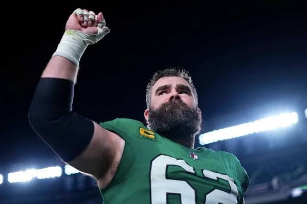 Jason Kelce apologizes over a comment about Louis Reese-Zammit and Rob McElhenney makes him an offer