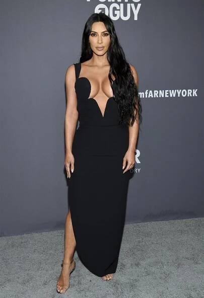 Kardashianová se chlubila, že je miliardářka. Podle Forbesu to není pravda