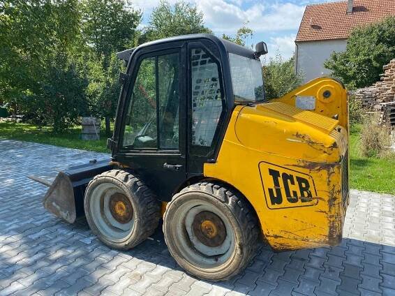 Kolový smykový nakladač JCB 160 Robot / Smykem řízený nakladač kolový / Nabídky / Bazar / bagry.cz - vše o stavebních strojích