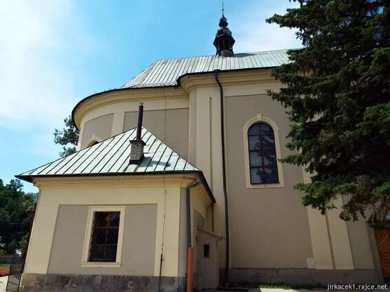 003 - Rožnov pod Radhoštěm - kostel Všech svatých 19 - boční pohled