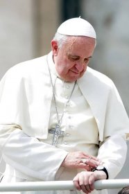 Papež František má opustit nemocnici, bude zahájena sezona lovu dravých ryb