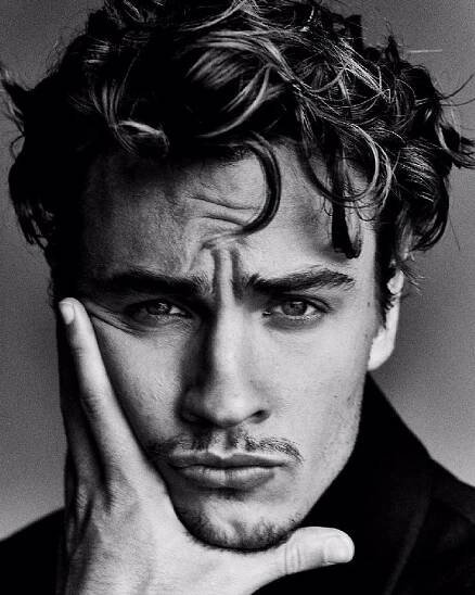 FOTO: Syn herečky Pamely Anderson a bouřliváka Tommyho Lee Brandon Thomas Lee – stránka 56