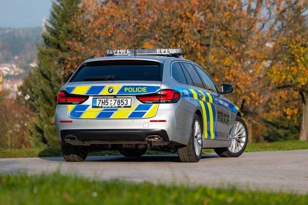 Policejní bavoráky: Prozkoumali jsme nové stíhačky! Žádný luxus, šikovná výbava a vytuněný radar