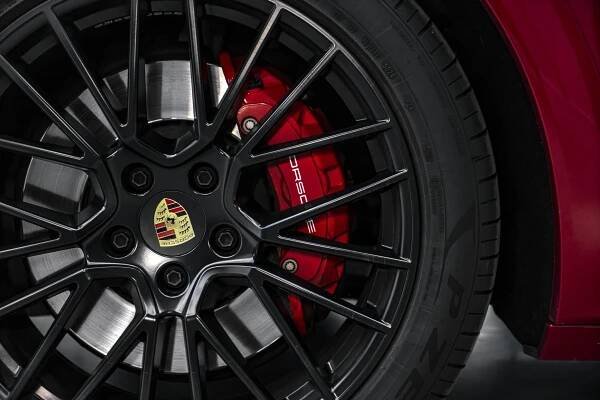 Porsche Cayenne GTS /PANO/VENT/360/ZÁRUKA/