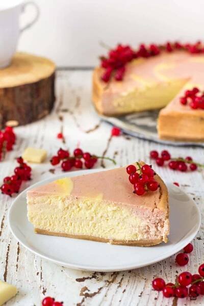 Ríbezľový cheesecake s bielou čokoládou