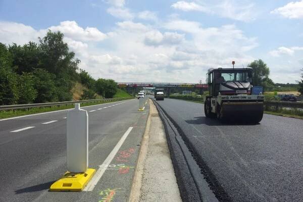 Řidiče čeká na D1 před Prahou omezení, projedou opět jen dvěma pruhy