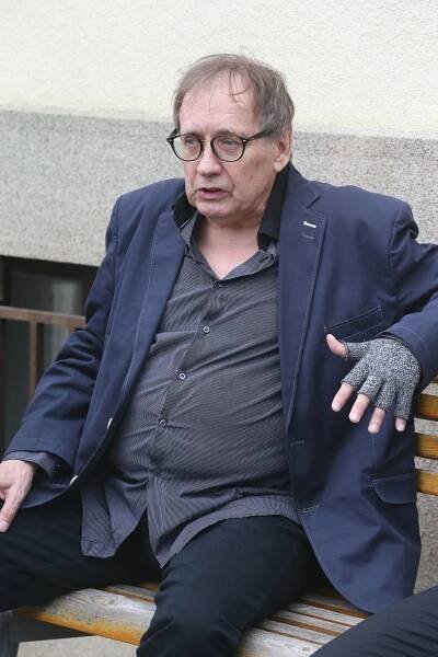 Náhlovský na pohřbu Mladého (†63): Dojemná zpověď, která hrne slzy do očí!