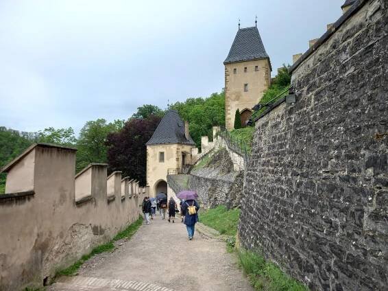 Na Karlštejn by se měl vydat každý Čech. Vstup za hubičku ale nečekejte