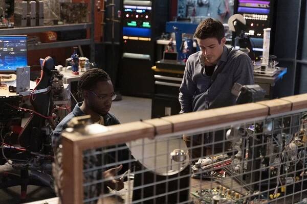 Flash - Phantoms - Z filmu - Brandon McKnight, Grant Gustin