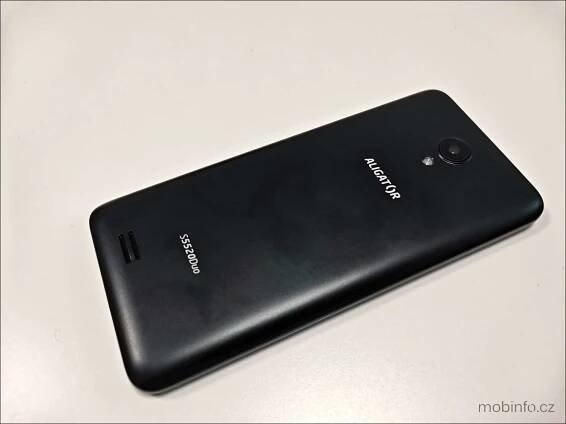 Aligator S5520 Senior: šikovná tlačítka v seniorském Androidu [recenze] – Mobinfo.cz