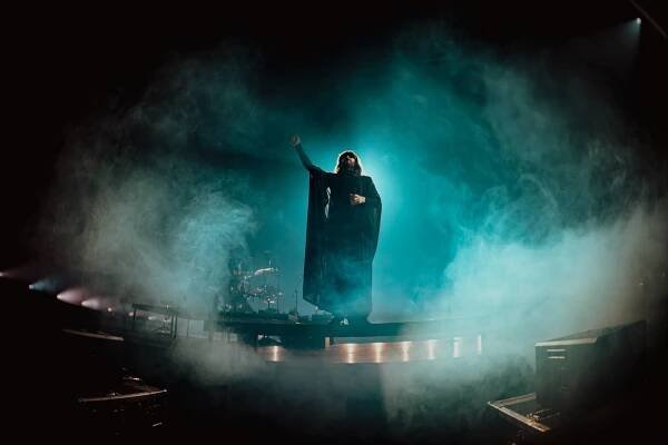 Jareda Leta svlékaly fanynky očima. Thirty Seconds To Mars se po šesti letech vrátili do Prahy