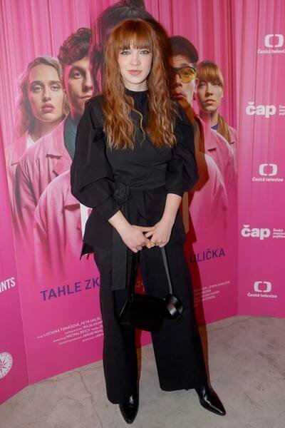 FOTO: Herečka Martina Jindrová na premiéře. – stránka 1