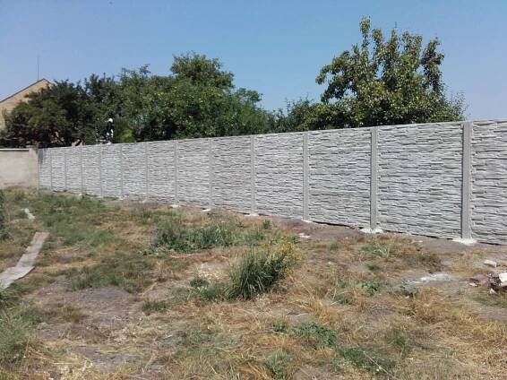 Betonový plot Křelov - Břuchotín