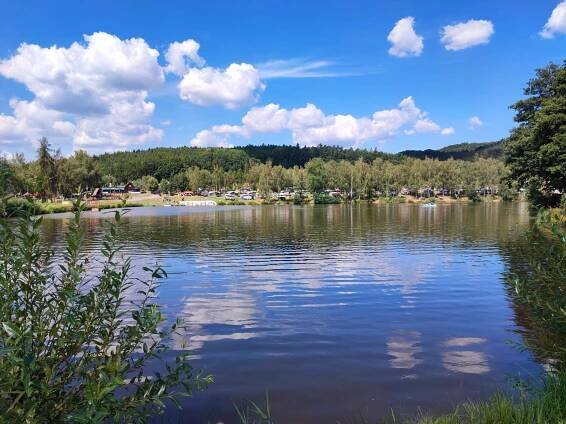 Foto autokemp Lužany u Jičína chatová osada 