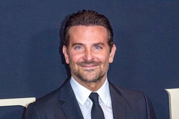 V ložnici měl Bridget Jones i topmodelku Irinu Shayk. Fešák Bradley Cooper prodává svůj dům a vy se do něj můžete podívat