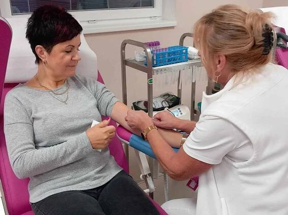 Věznice Kynšperk a Horní Slavkov se zapojily do darování krve v Sokolově.