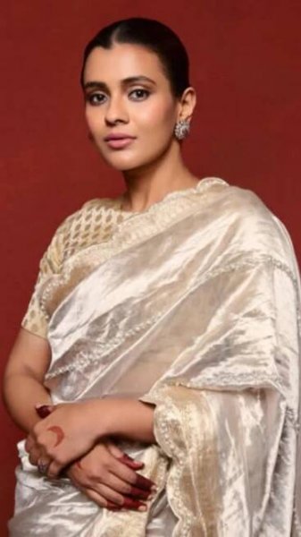 'Odela Railway Station' star Hebah Patel glows in sarees