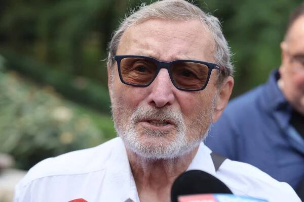 Chřadnoucí Ladislav Frej: Gábince (†56) růži nepřinesl